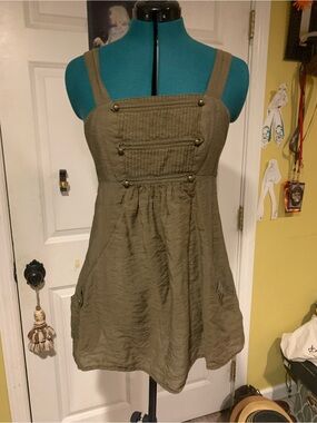 Women’s Olive Green Sleeveless Square-Neck Tunic Top